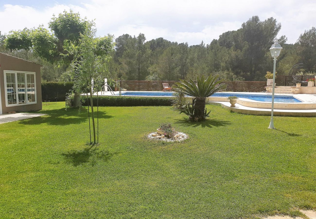 Villa in Alcover - Close to Salou and just steps from the village!