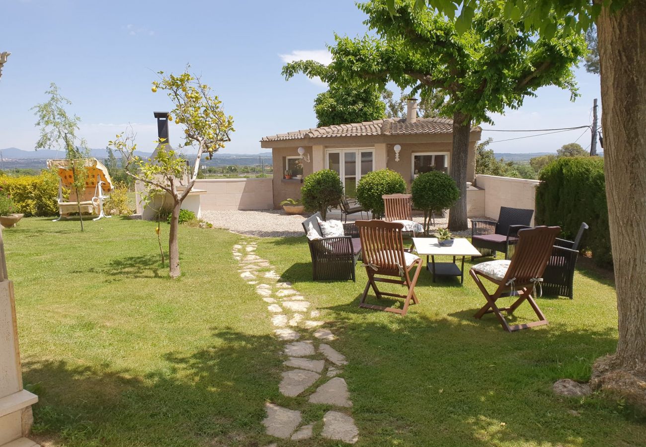 Villa in Alcover - Close to Salou and just steps from the village!