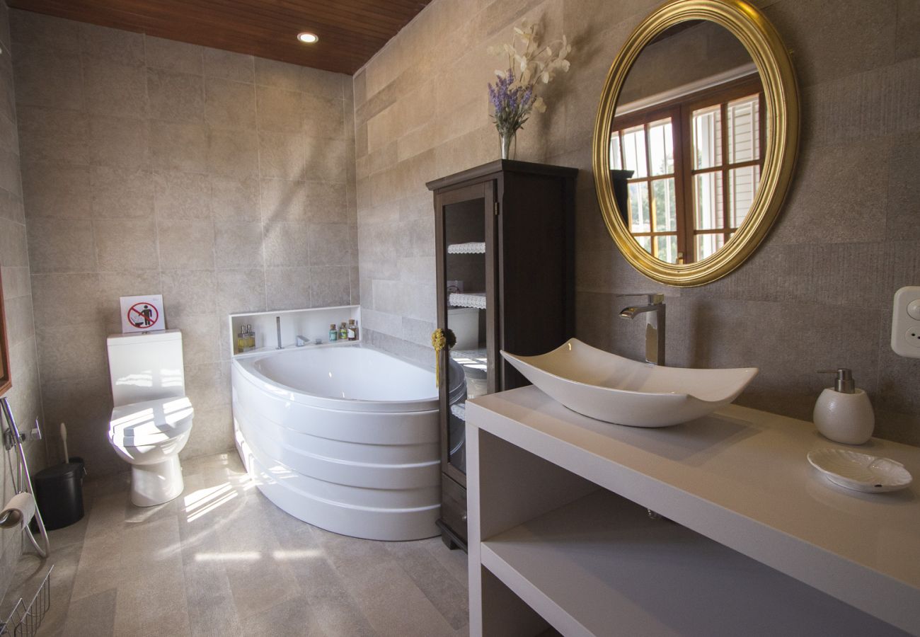 Villa in Alcover - Close to Salou and just steps from the village!