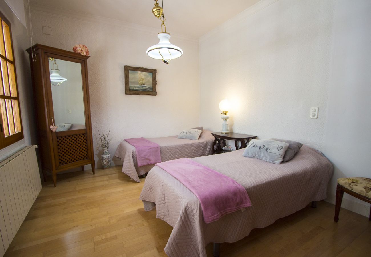 Villa in Alcover - Close to Salou and just steps from the village!