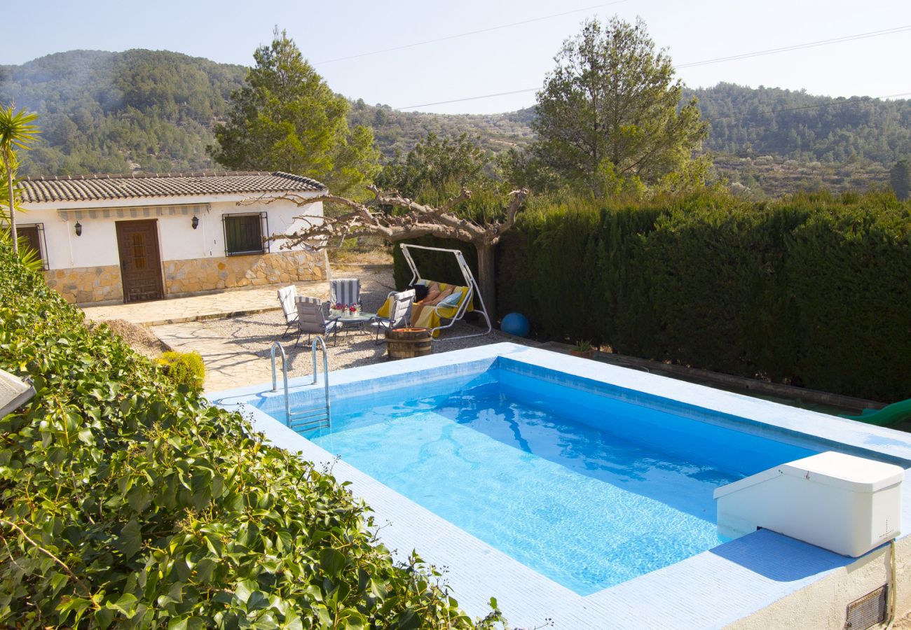 Villa in Tortosa - Villa Tortosa, only 20km to Costa Dorada beaches! 