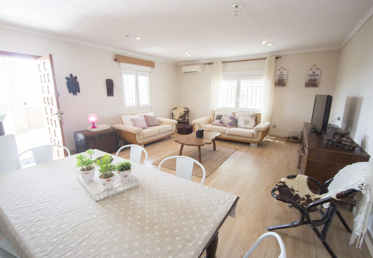 Villa in Tortosa - Villa Tortosa, only 20km to Costa Dorada beaches! 