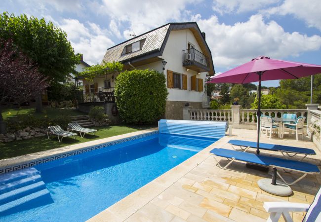 Villa/Dettached house in Cervelló - Private paradise - hop, skip or jump to Barcelona!