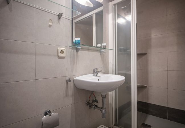 Apartment in Barcelona - 2 bed apartment in Barceloneta steps from the beach Apartment in Barcelona - 2 bed apartment in Barceloneta steps from the beach