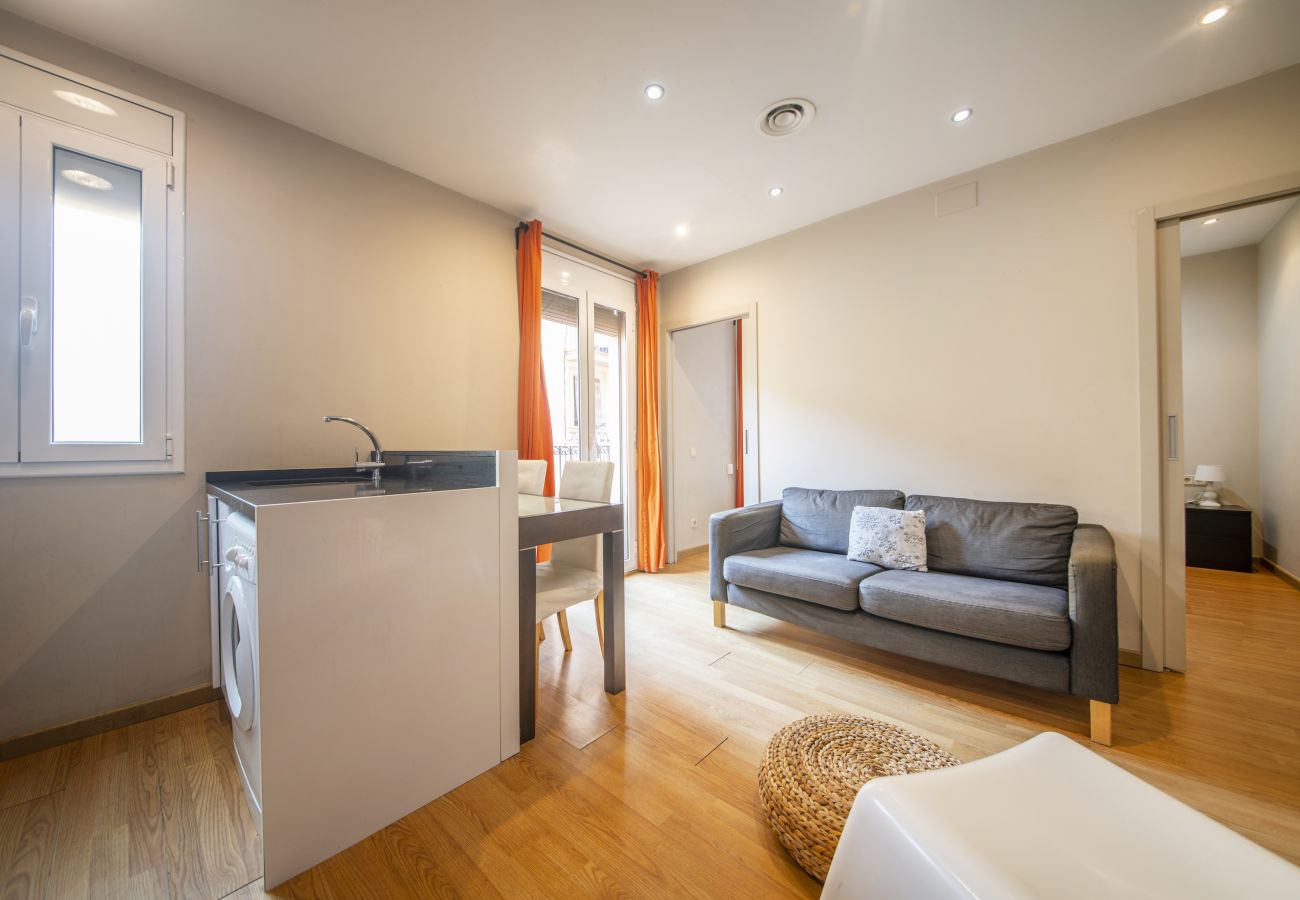 Apartment in Barcelona - 2 bed apartment in Barceloneta steps from the beach
