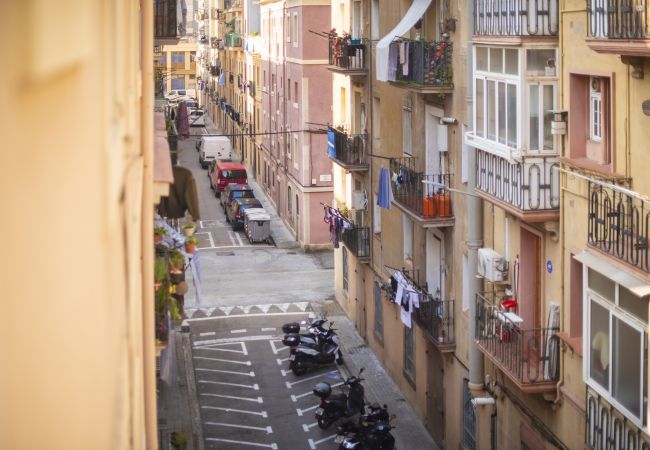 Apartment in Barcelona - Pied-à-terre in central Barcelona 100m from beach.