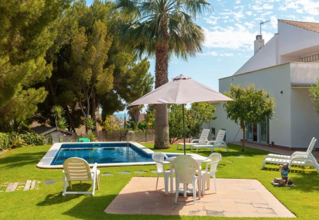 Villa/Dettached house in Calafell - Your ideal family villa just 1 km to beach!