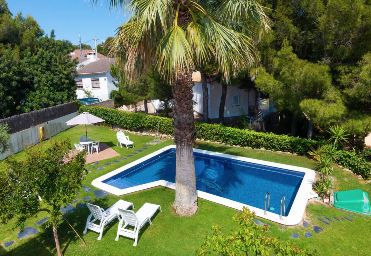 Villa in Calafell - Your ideal family villa just 1 km to beach!