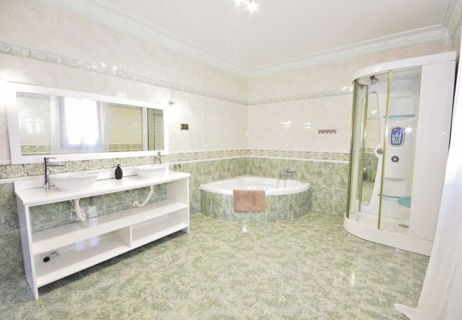 Villa in Málaga - Málaga Castle: 3.5km’s to beach and city center Villa in Málaga - Málaga Castle: 3.5km’s to beach and city center