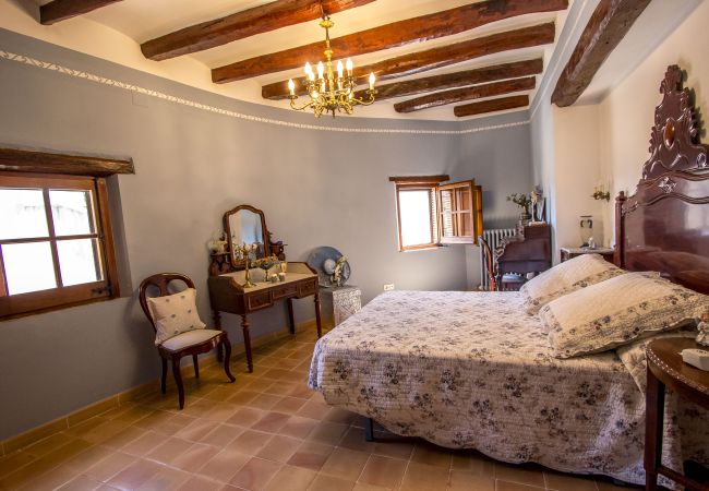 Villa in Santa Oliva - Timeless Elegance near Barcelona, 14 min to beach