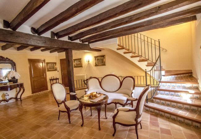 Villa in Santa Oliva - Timeless Elegance near Barcelona, 14 min to beach