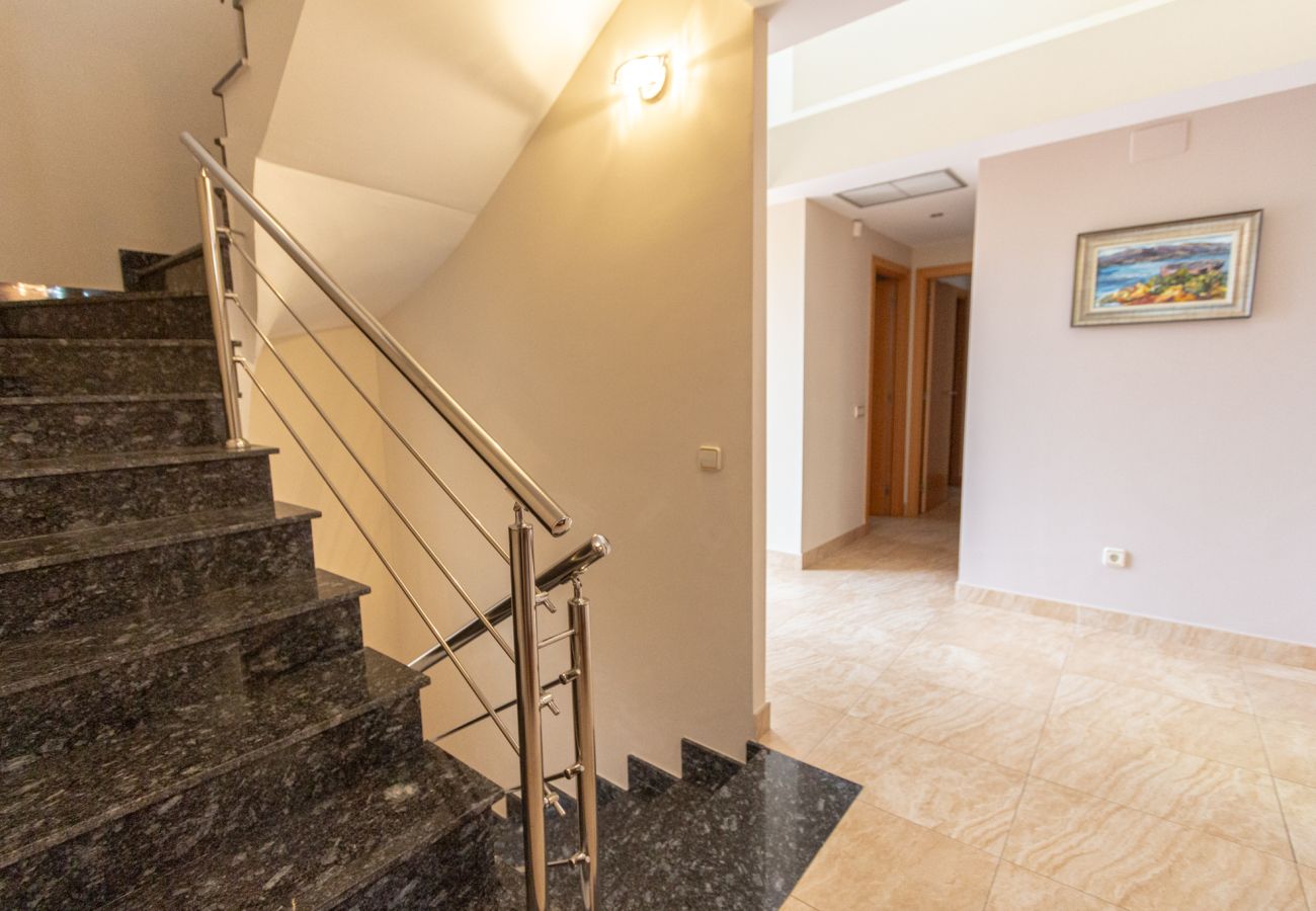 Villa in El Perelló - Tranquil Paradise, Private Pool - only 200m to beach! 