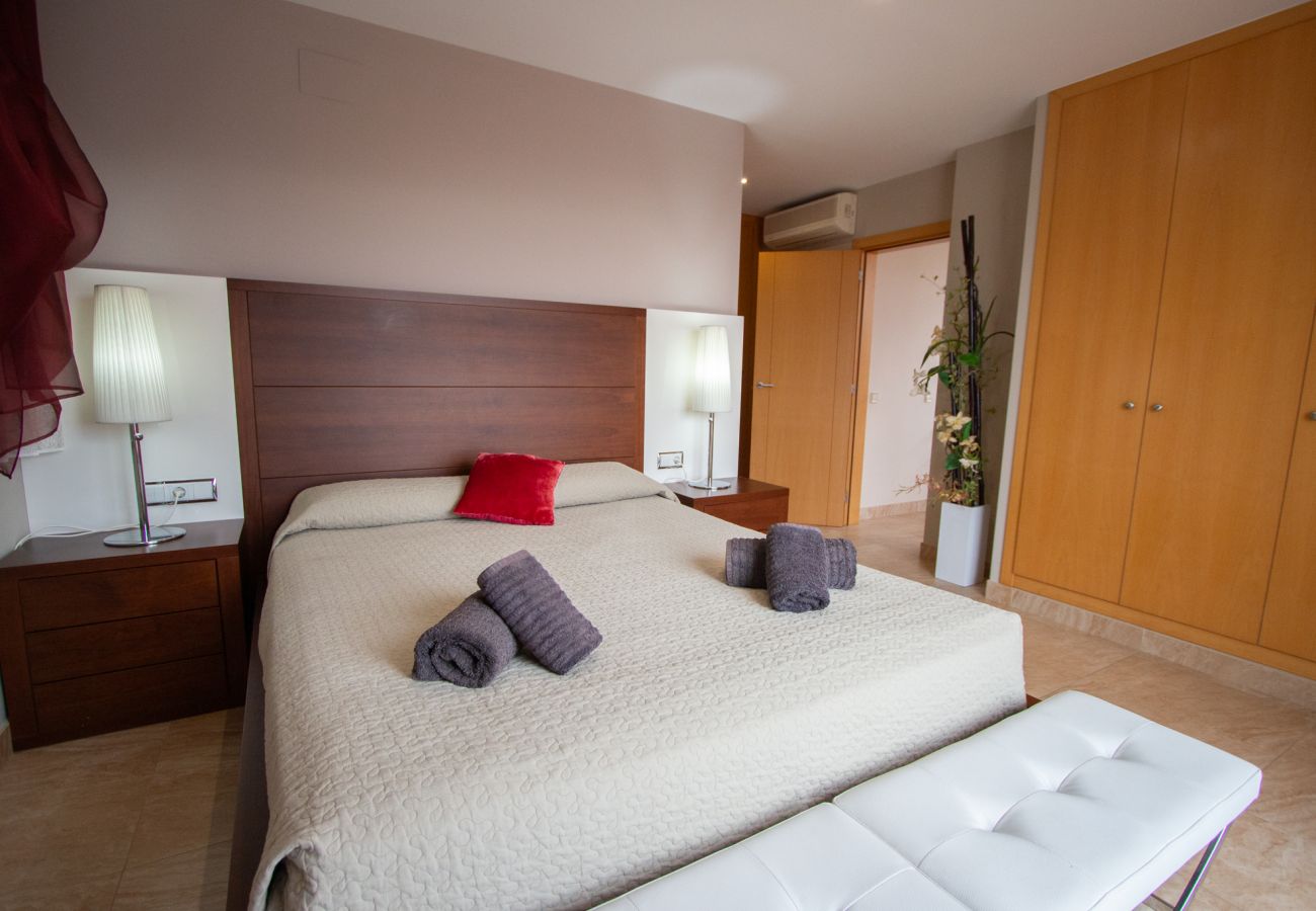 Villa in El Perelló - Tranquil Paradise, Private Pool - only 200m to beach! 