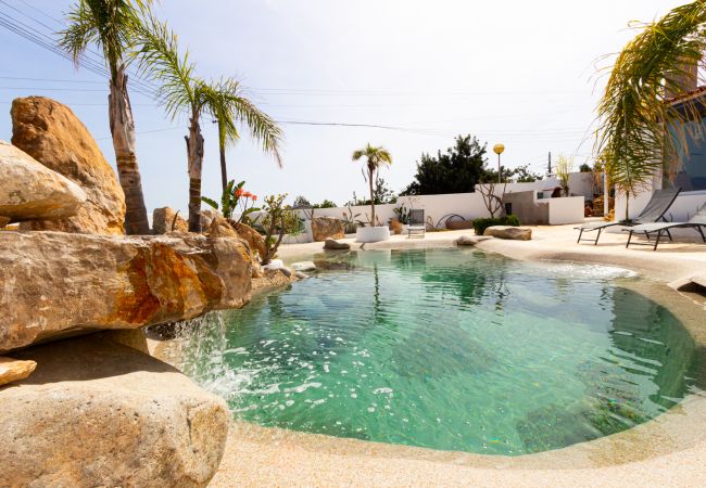 Villa in La Pobla de Montornés - Tropical Oasis Costa Dorada with private pool