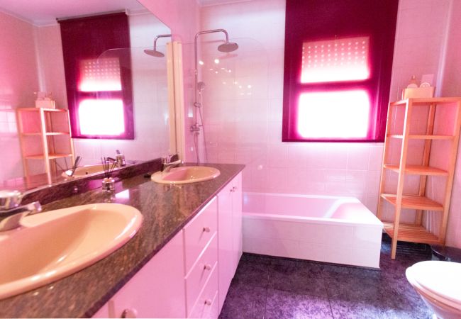 Villa in Banyoles - Oasis with private pool near lake and Dali Museum!  Villa in Banyoles - Oasis with private pool near lake and Dali Museum!