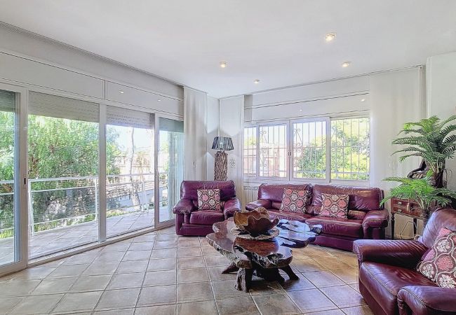 Villa in Cunit - Traditional Elegance 1km to beach Villa in Cunit - Traditional Elegance 1km to beach