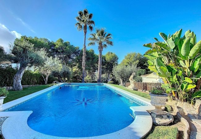 Villa in Cunit - Traditional Elegance 1km to beach Villa in Cunit - Traditional Elegance 1km to beach