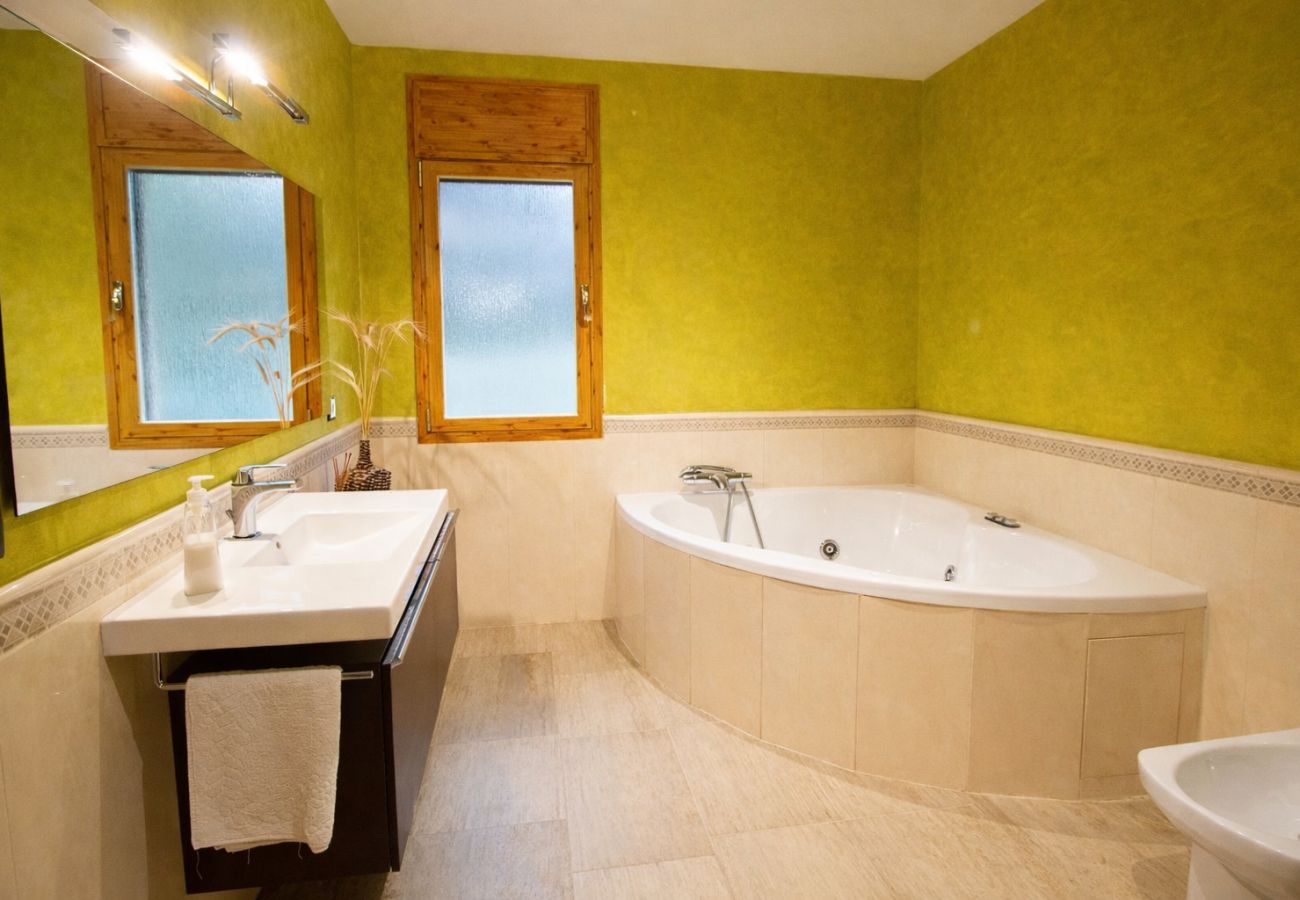 Villa in Sils - Spacious Countryside Costa Brava Relax 