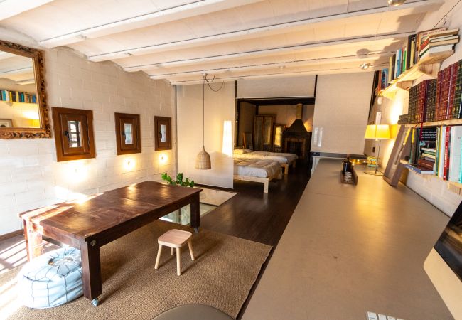 Villa in Argentona - Winter Cozy with Jacuzzi & Fire 27km to Barcelona! Villa in Argentona - Winter Cozy with Jacuzzi & Fire 27km to Barcelona!