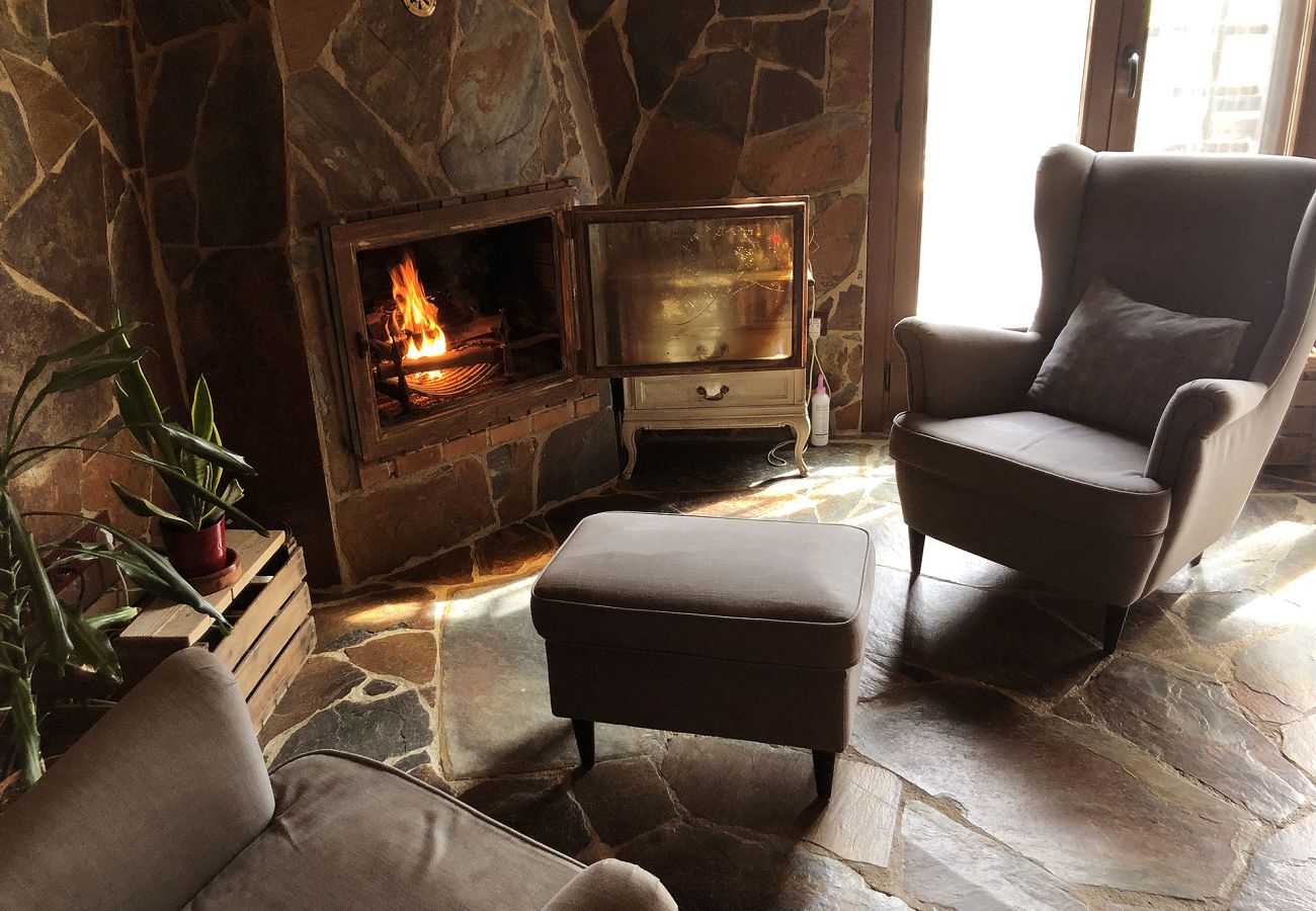 Villa in Argentona - Winter Cozy with Jacuzzi & Fire 27km to Barcelona!