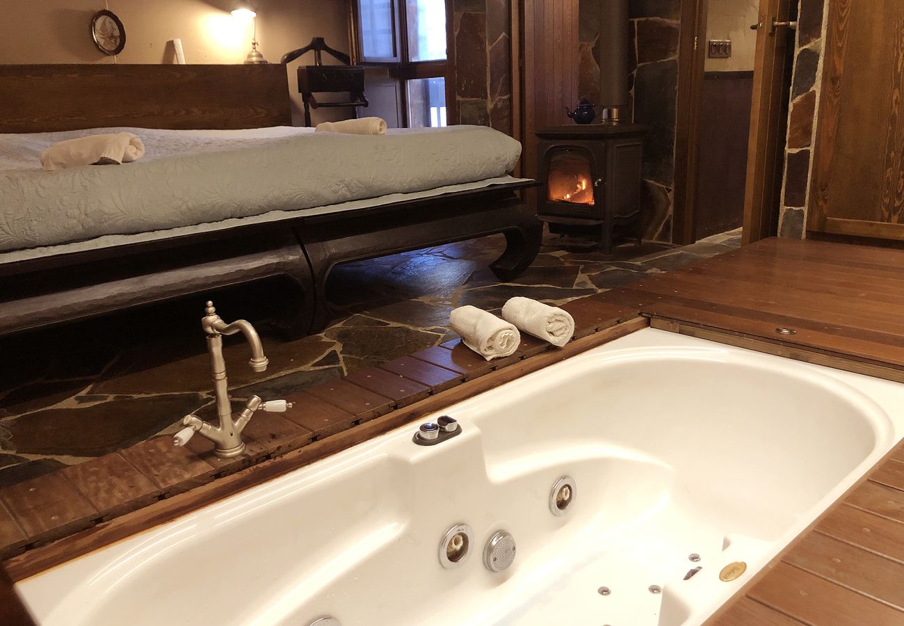 Villa in Argentona - Winter Cozy with Jacuzzi & Fire 27km to Barcelona!