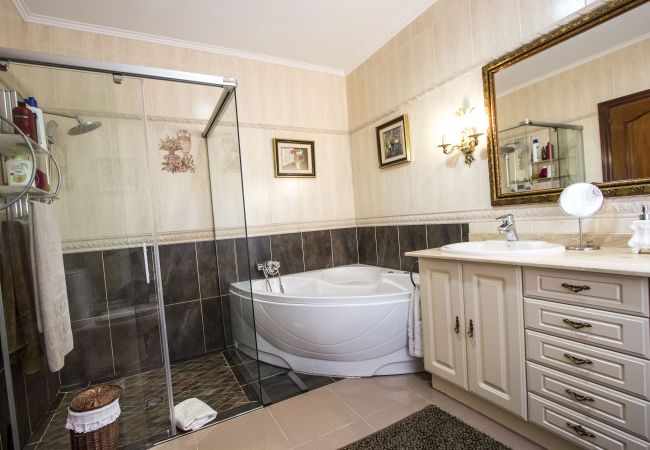 Villa in Sabadell - Nature, pool, tennis, 15 minutes to Barcelona! Villa in Sabadell - Nature, pool, tennis, 15 minutes to Barcelona!