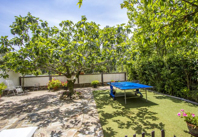 Villa in Sabadell - Nature, pool, tennis, 15 minutes to Barcelona! Villa in Sabadell - Nature, pool, tennis, 15 minutes to Barcelona!