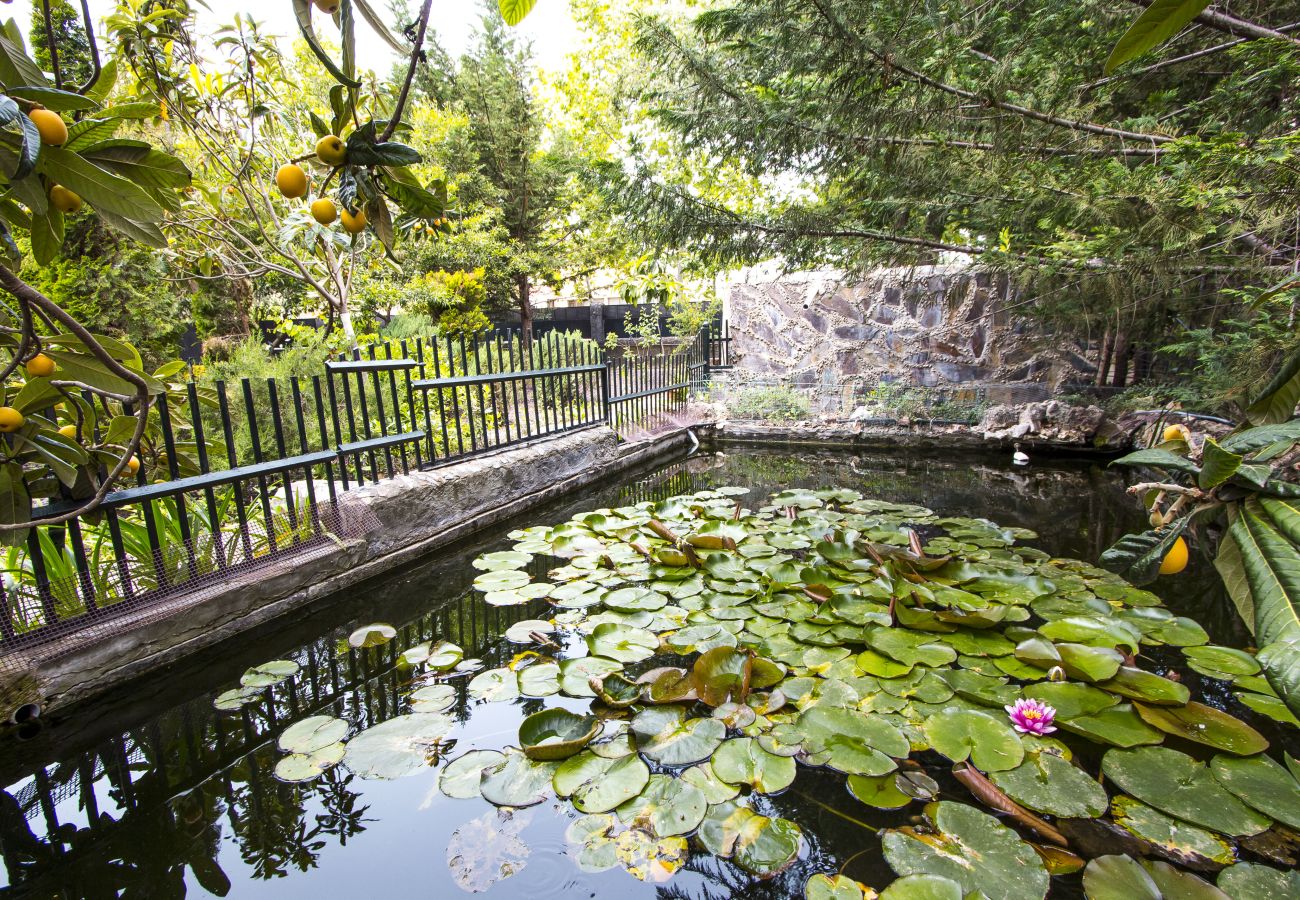 Villa in Sabadell - Nature, pool, tennis, 15 minutes to Barcelona!