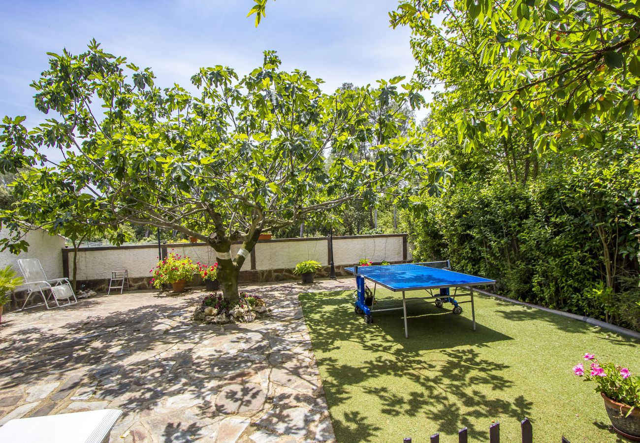 Villa in Sabadell - Nature, pool, tennis, 15 minutes to Barcelona!