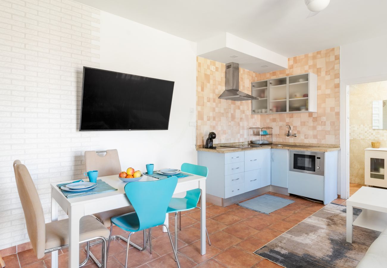 Apartment in Málaga - Serene Views in Málaga City - easy access to historic centre!