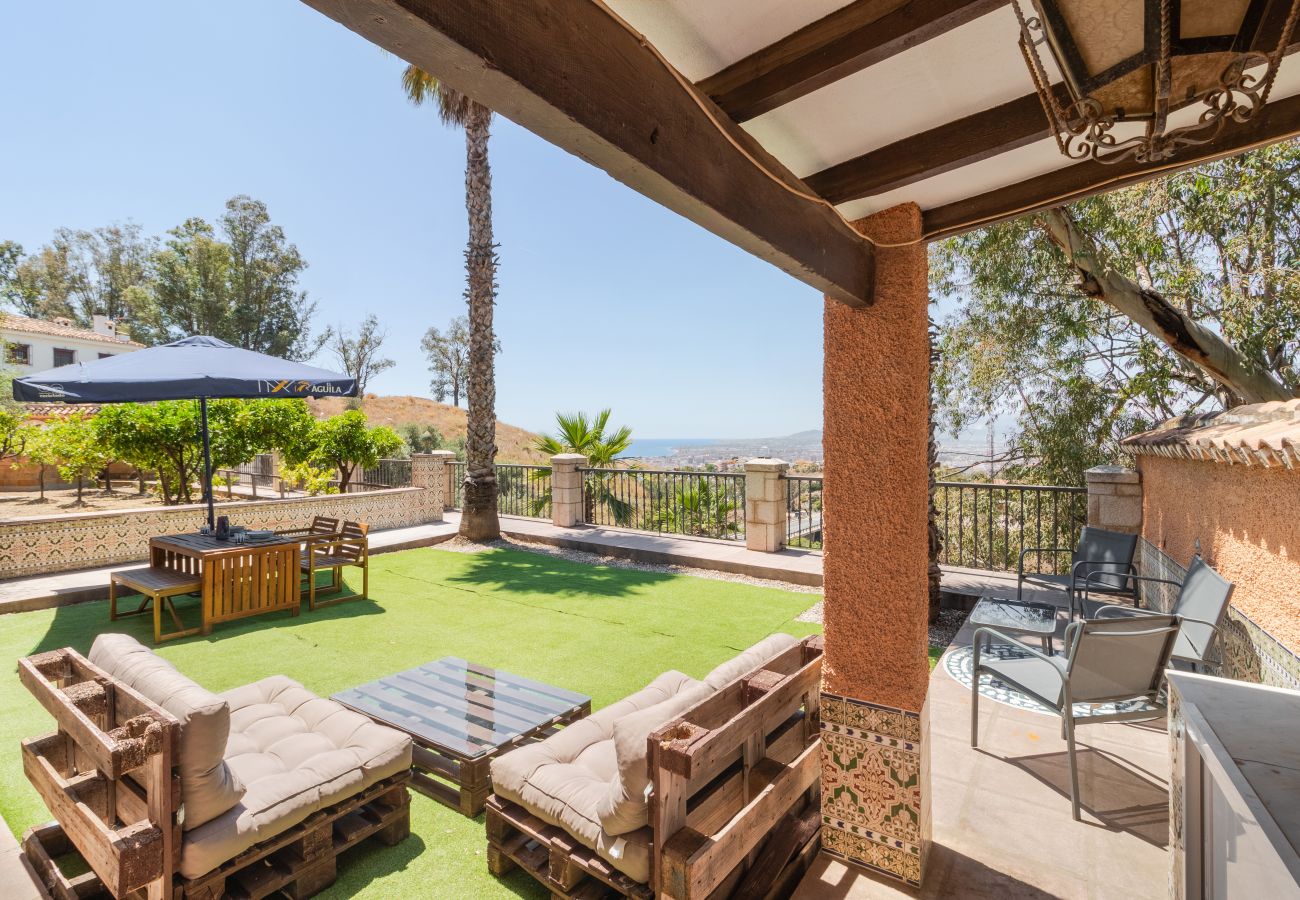 Apartment in Málaga - Serene Views in Málaga City - easy access to historic centre!