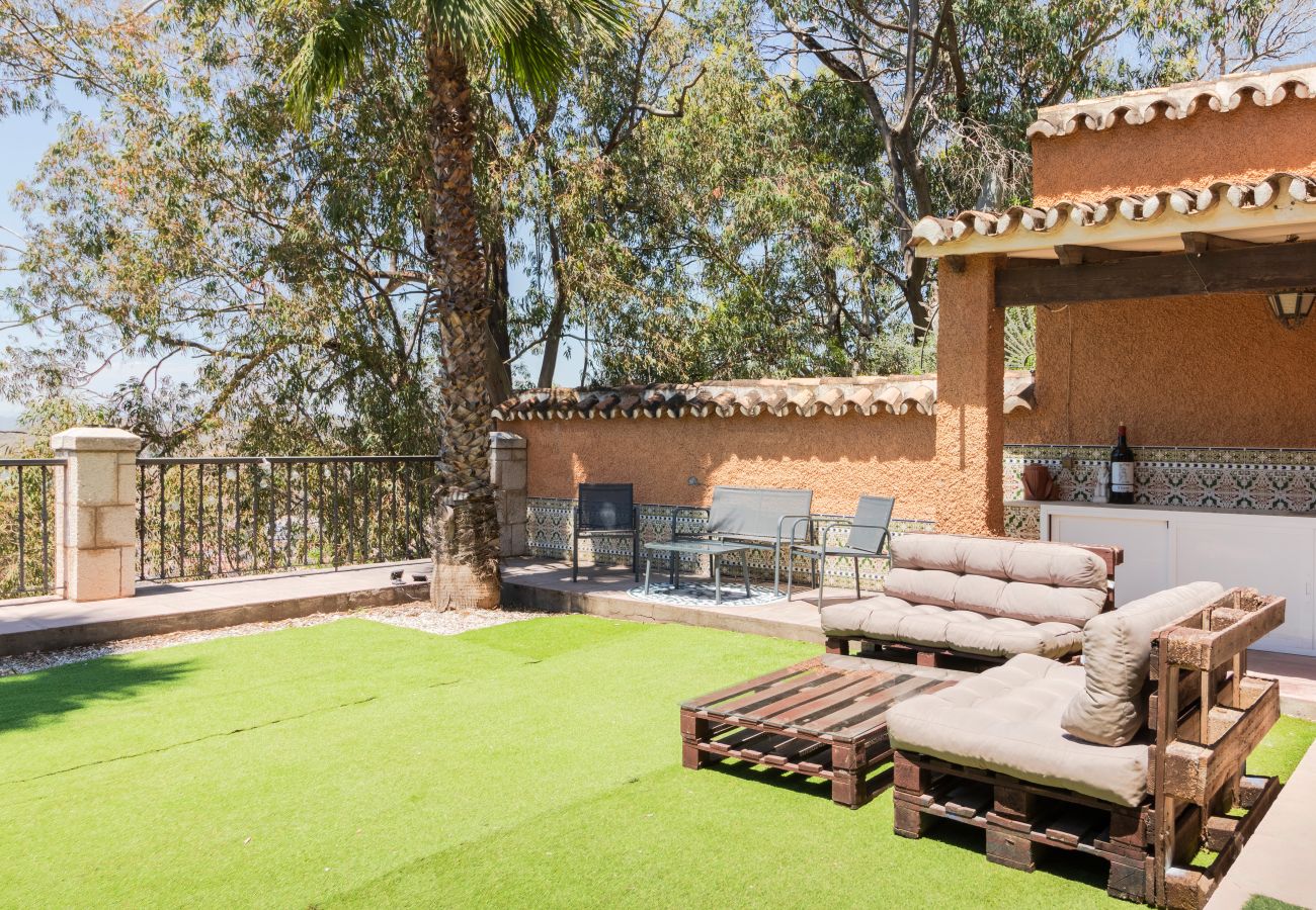 Apartment in Málaga - Serene Views in Málaga City - easy access to historic centre!