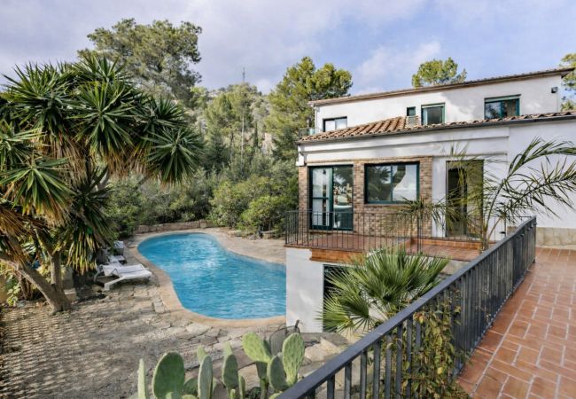 Villa in Castelldefels - Charming Villa 5 min to Beach and 20 min to BCN!