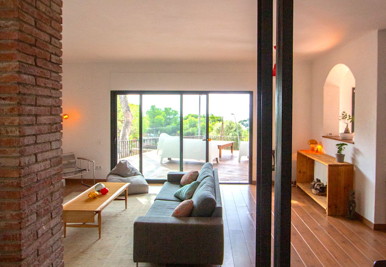 Villa in Castelldefels - Private and Charming Villa 5 min to Beach and 20 min to BCN!