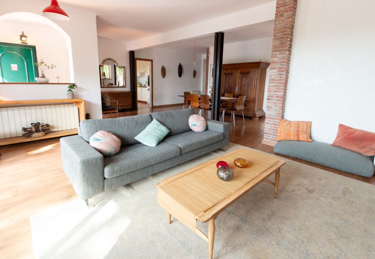 Villa in Castelldefels - Private and Charming Villa 5 min to Beach and 20 min to BCN!