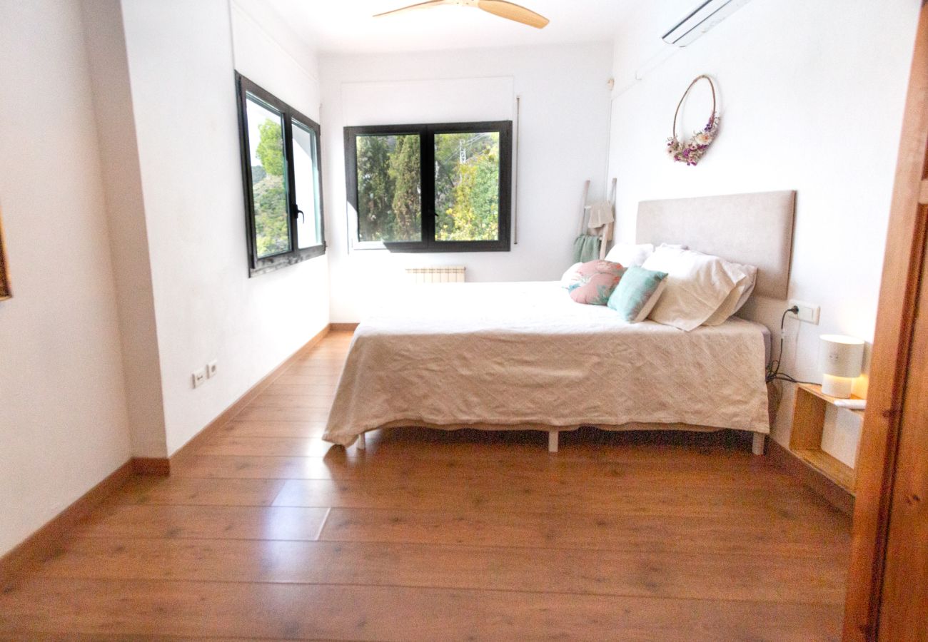 Villa in Castelldefels - Private and Charming Villa 5 min to Beach and 20 min to BCN!