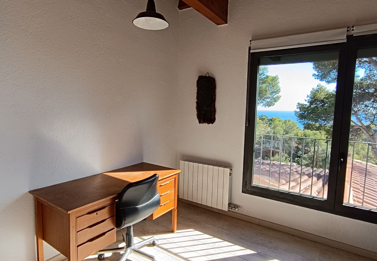 Villa in Castelldefels - Private and Charming Villa 5 min to Beach and 20 min to BCN!