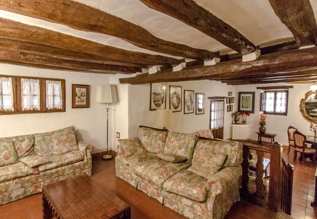 Villa in Santa Oliva - Escape into majestic history for 32 guests, just 14 minutes from Barcelona. Villa in Santa Oliva - Escape into majestic history for 32 guests, just 14 minutes from Barcelona.