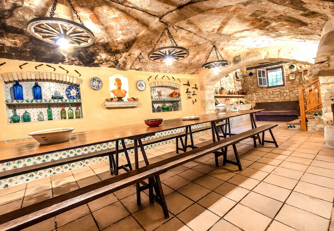 Villa in Santa Oliva - Majestic history for 32 guests, 10km to the beach