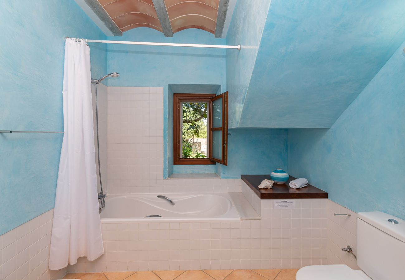 Villa in Arta - Beautiful getaway for 6, just 9km to the beach