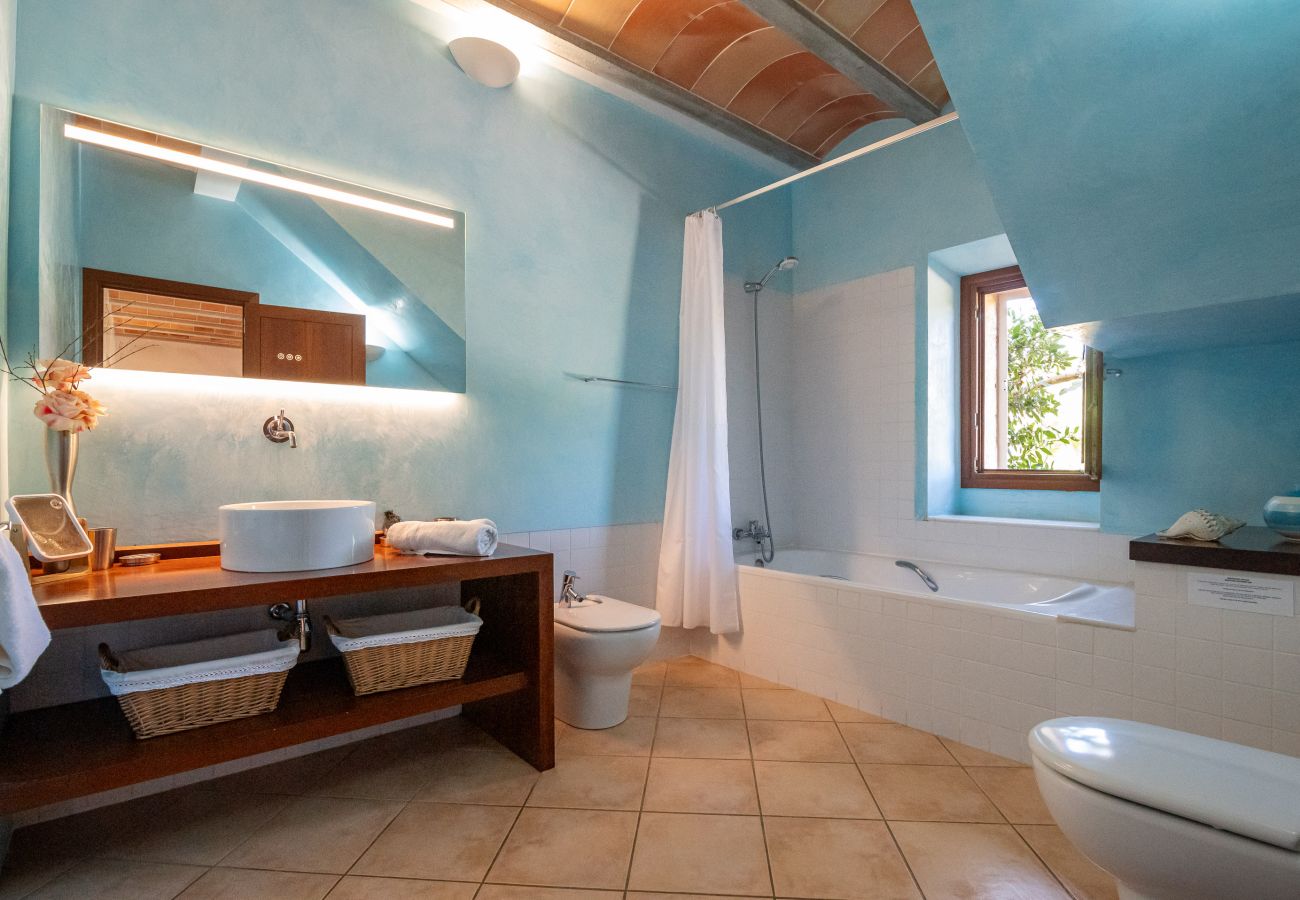 Villa in Arta - Beautiful getaway for 6, just 9km to the beach