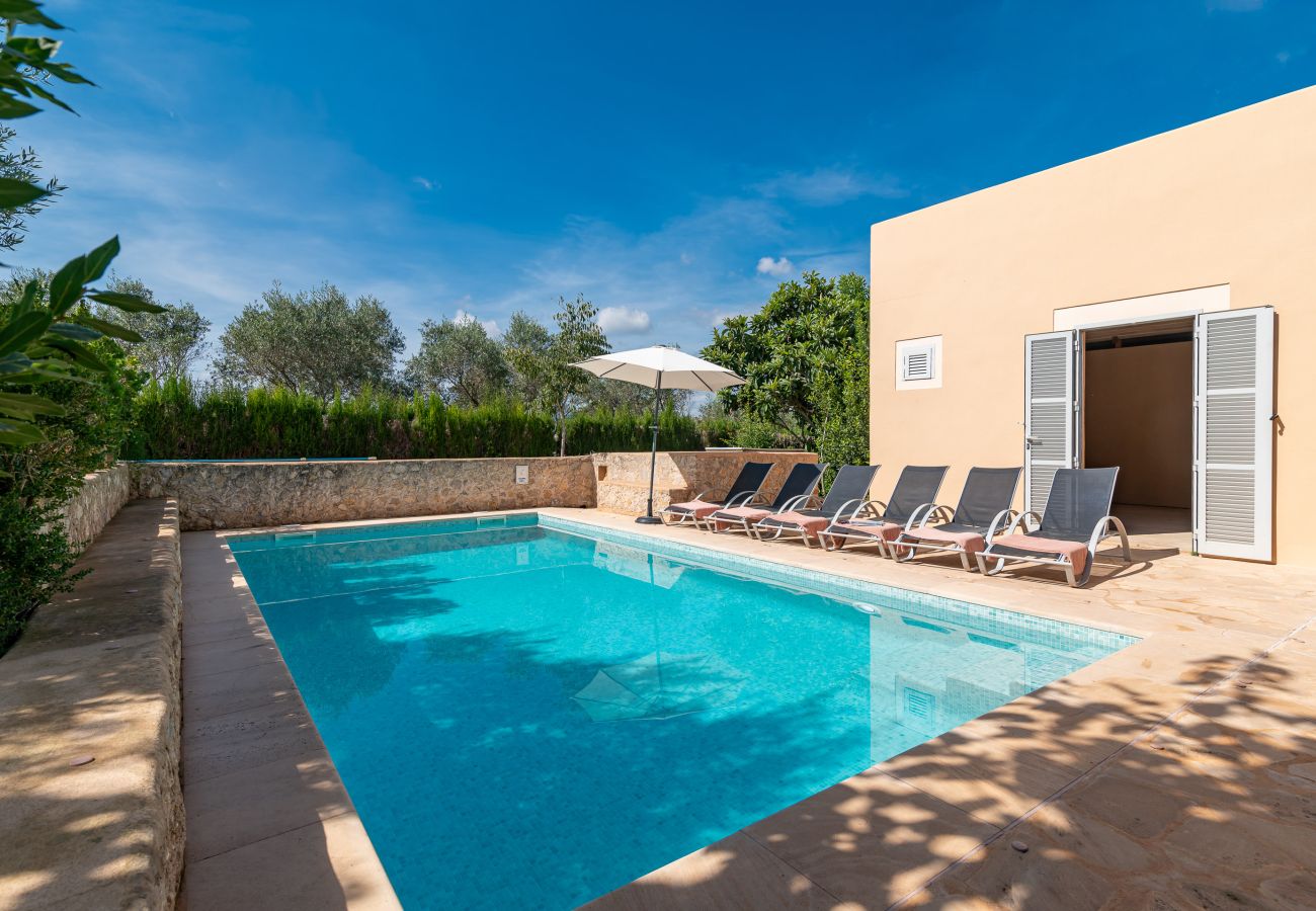 Villa in Arta - Beautiful getaway for 6, just 9km to the beach