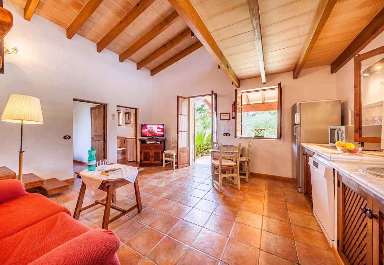 Villa in Crestatx - Romantic getaway 11km to Pollensa Port