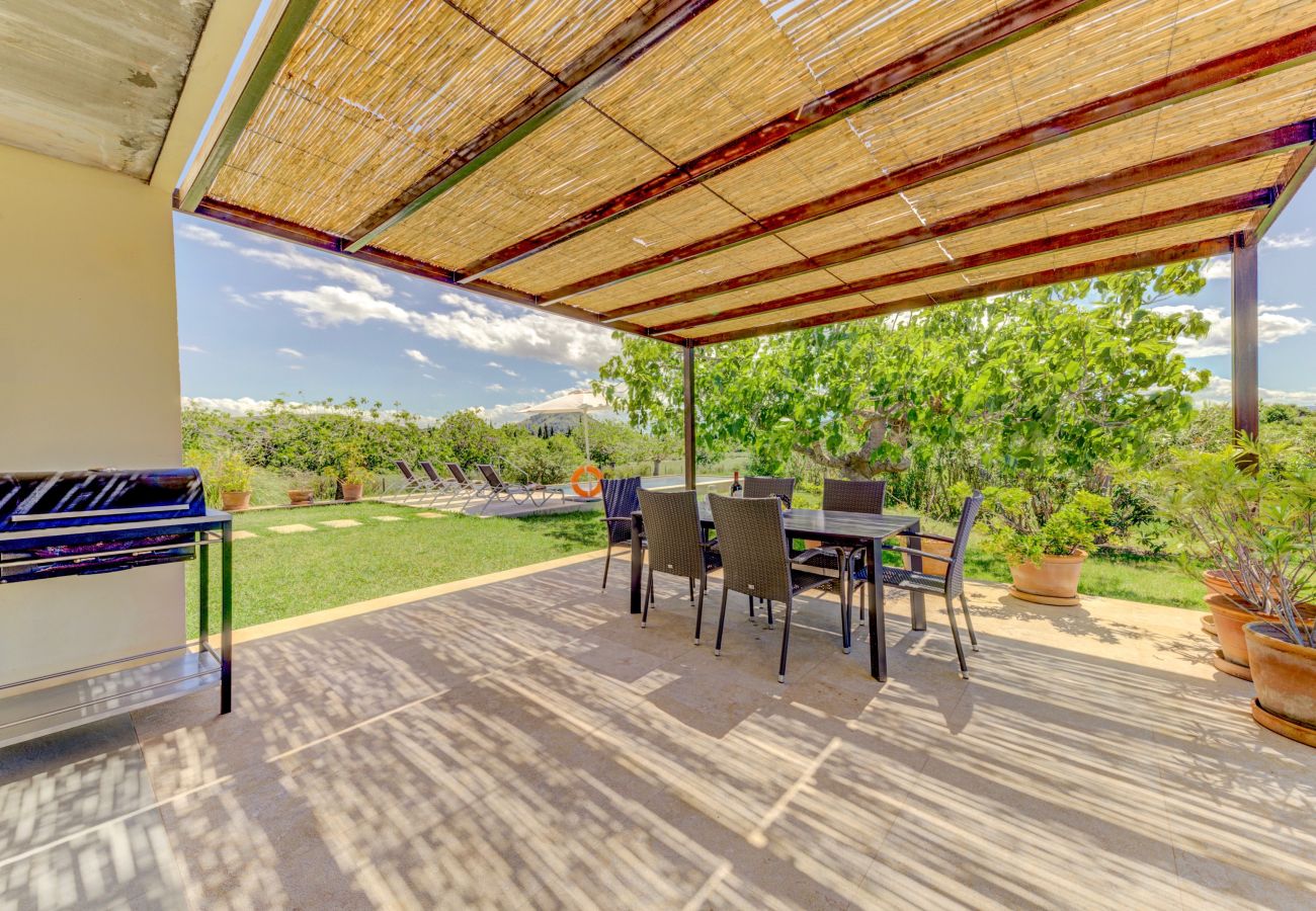 Villa in Alcudia - Beautiful villa with mountain views, 5km to beach
