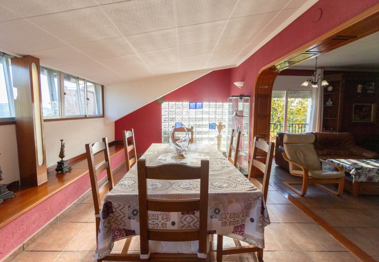 Villa in Sant Cebrià de Vallalta - Spectacular mountain views 4km's to beach