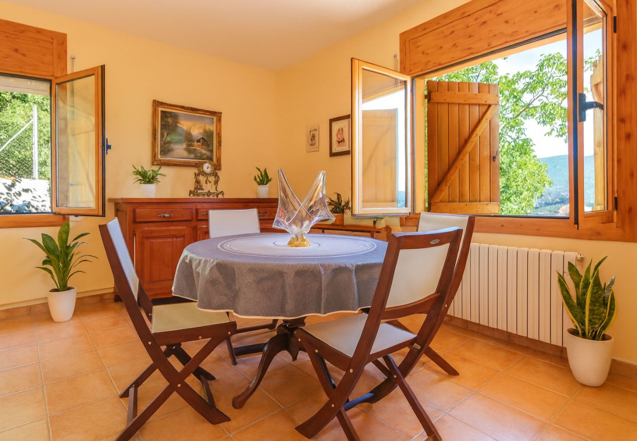 Villa in Sant Cebrià de Vallalta - Spectacular mountain views 4km's to beach