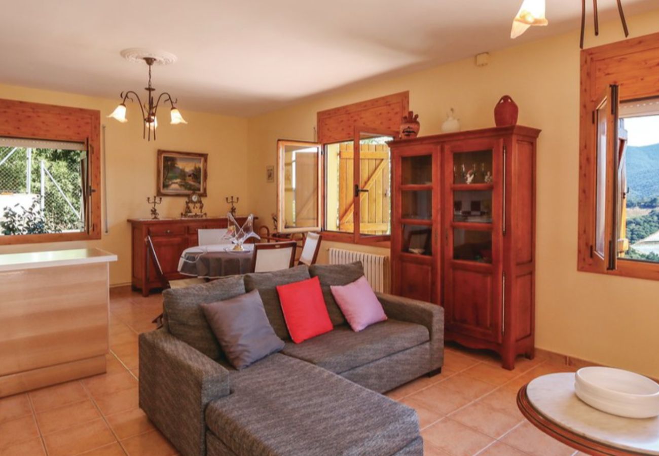 Villa in Sant Cebrià de Vallalta - Spectacular mountain views 4km's to beach