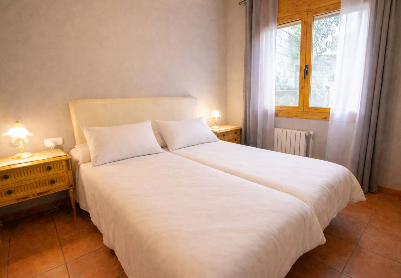 Villa in Sant Cebrià de Vallalta - Spectacular mountain views, just 4km to the beach