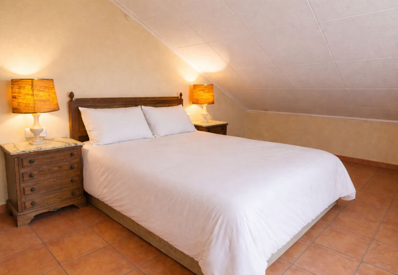 Villa in Sant Cebrià de Vallalta - Spectacular mountain views, just 4km to the beach