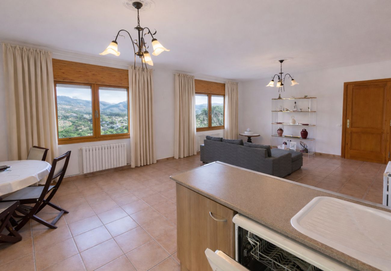 Villa in Sant Cebrià de Vallalta - Spectacular mountain views, just 4km to the beach